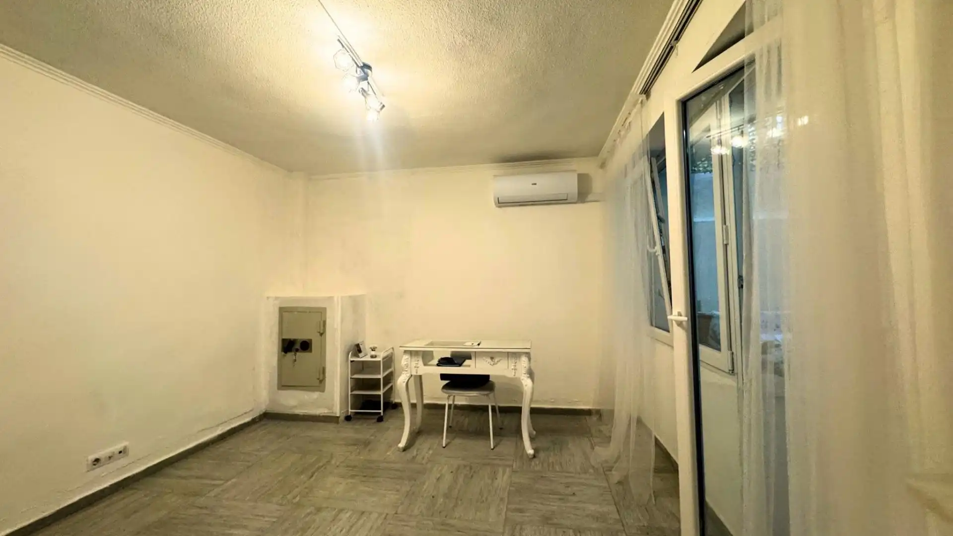 Flat for sale in Alicante / Alacant  with Air Conditioner, Heating and Terrace