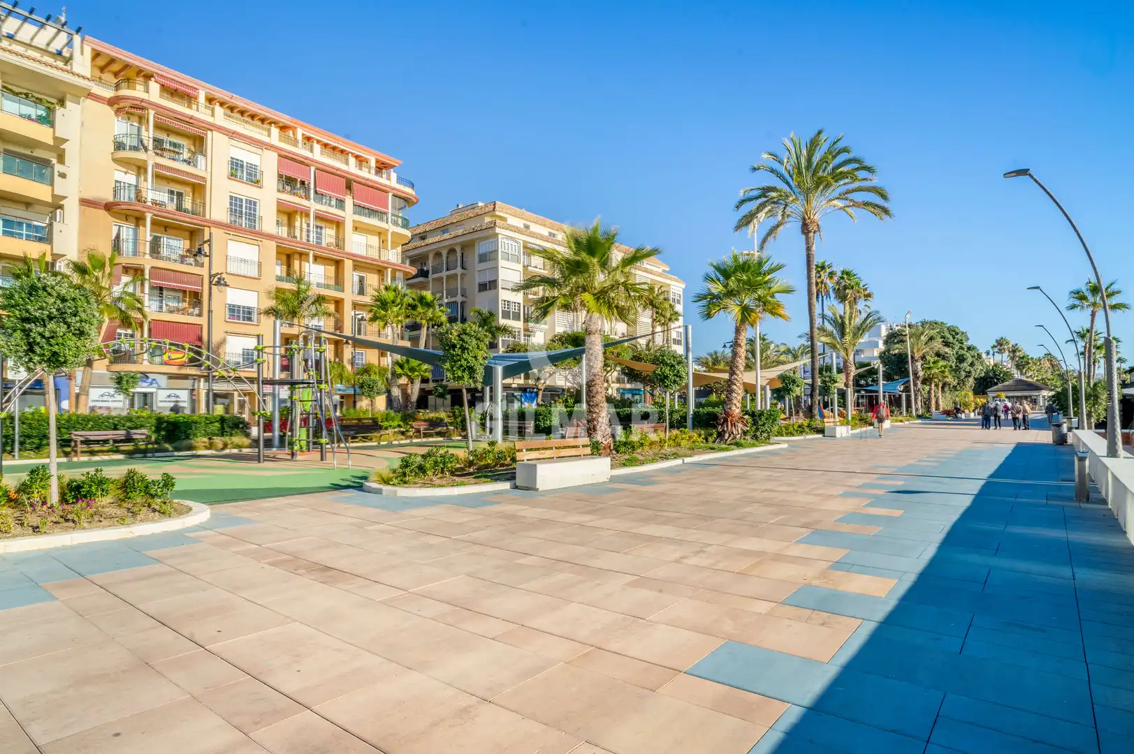 Vista exterior de Apartament en venda en Estepona amb Calefacció i Balcó