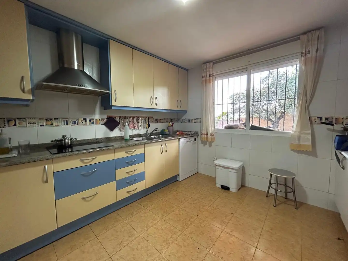 Cocina de Casa o chalet en venta en San Román de los Montes con Calefacción, Jardín privado y Piscina