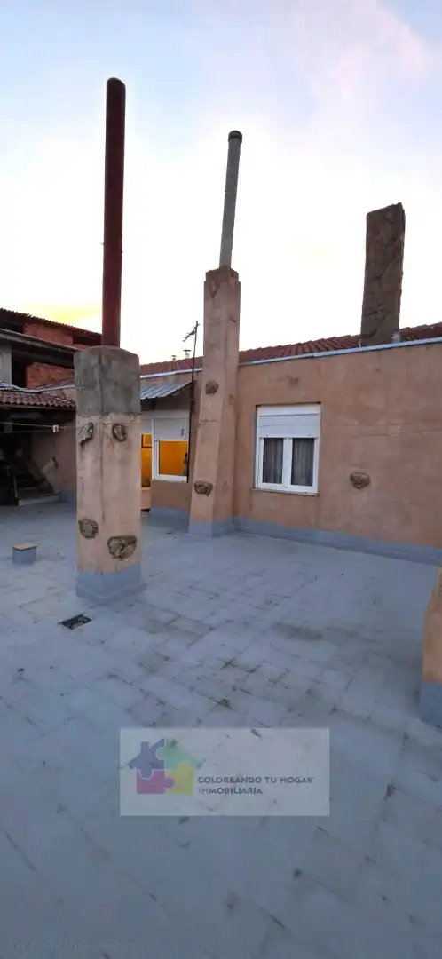 Vista exterior de Pis de lloguer en Villadangos del Páramo amb Calefacció, Parquet i Moblat