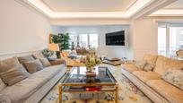 Living room of Flat for sale in  Madrid Capital  with Terrace and Storage room