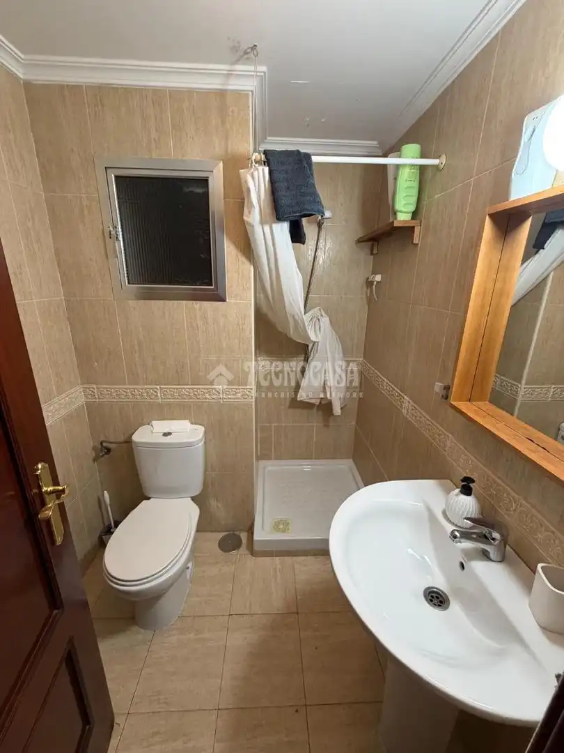 Bathroom of Flat for sale in Sevilla  with Air Conditioner