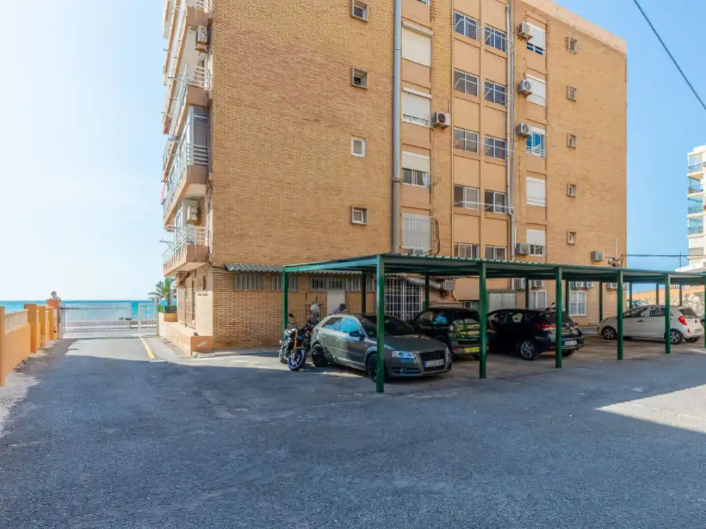 Aparcament de Àtic en venda en El Campello amb Terrassa