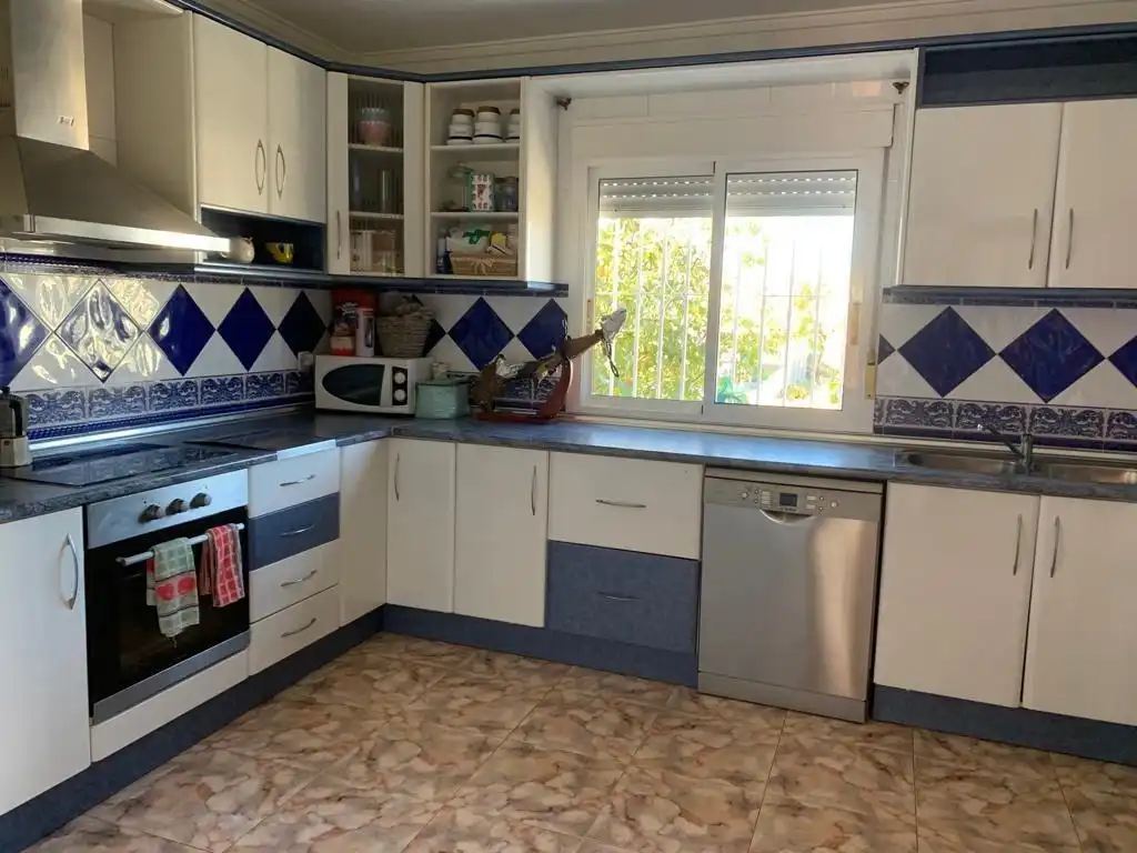Cuina de Casa o xalet en venda en Orihuela amb Aire condicionat, Calefacció i Jardí privat