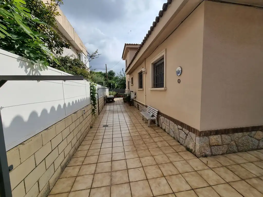 Exterior view of Houses for sale in Vilafortuny - Cap de Sant Pere