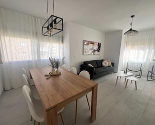 Sala d'estar de Apartament de lloguer en Fuengirola amb Aire condicionat, Terrassa i Balcó