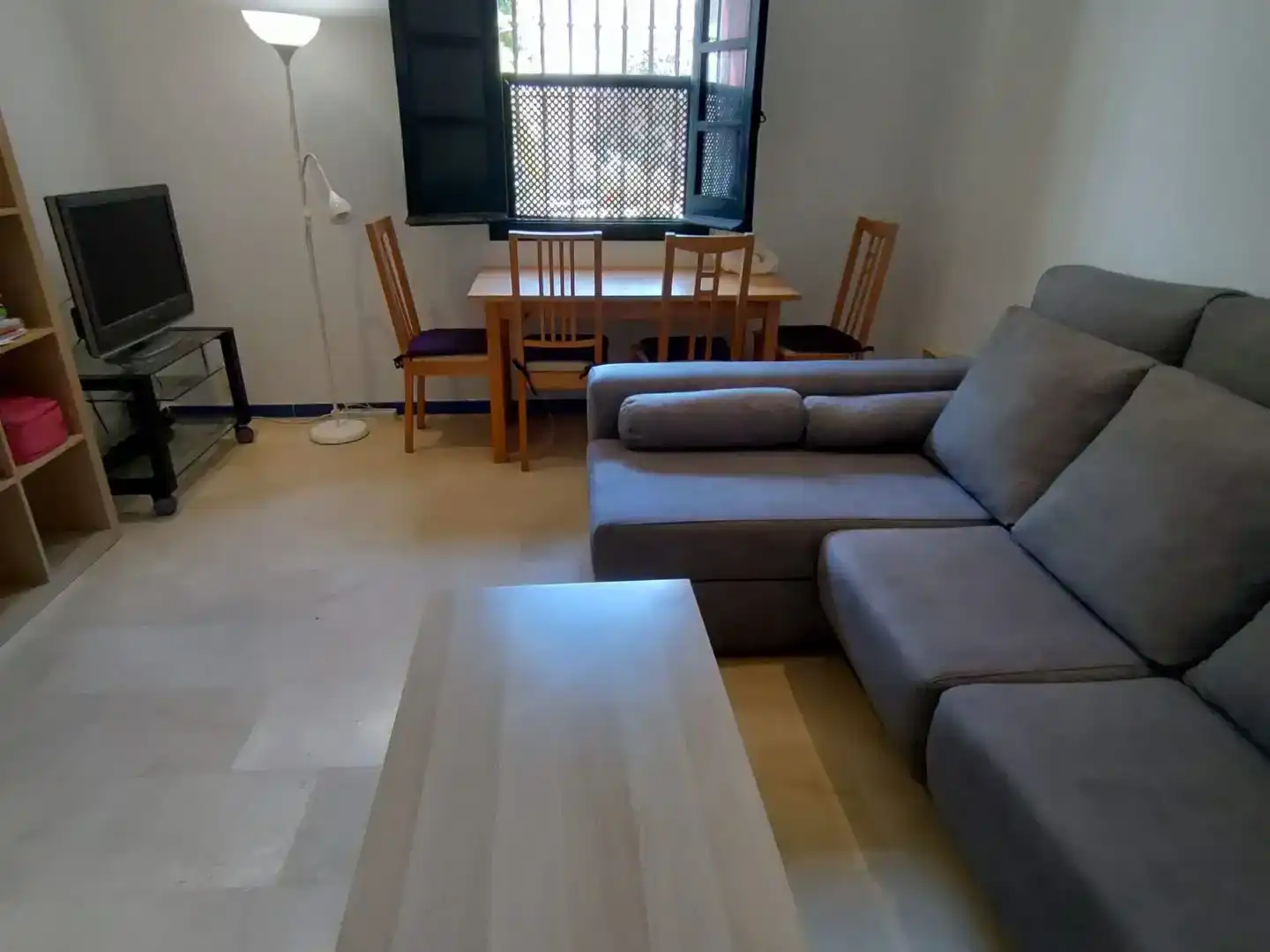 Sala d'estar de Apartament en venda en  Sevilla Capital
