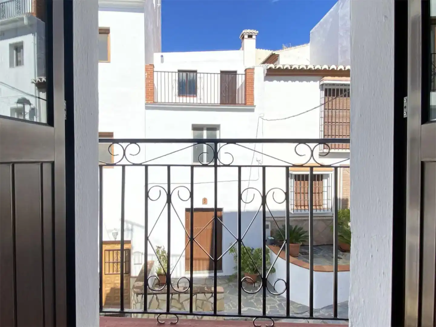 Vista exterior de Casa adosada en venda en Canillas de Aceituno