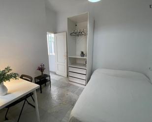 Dormitori de Apartament per a compartir en  Sevilla Capital