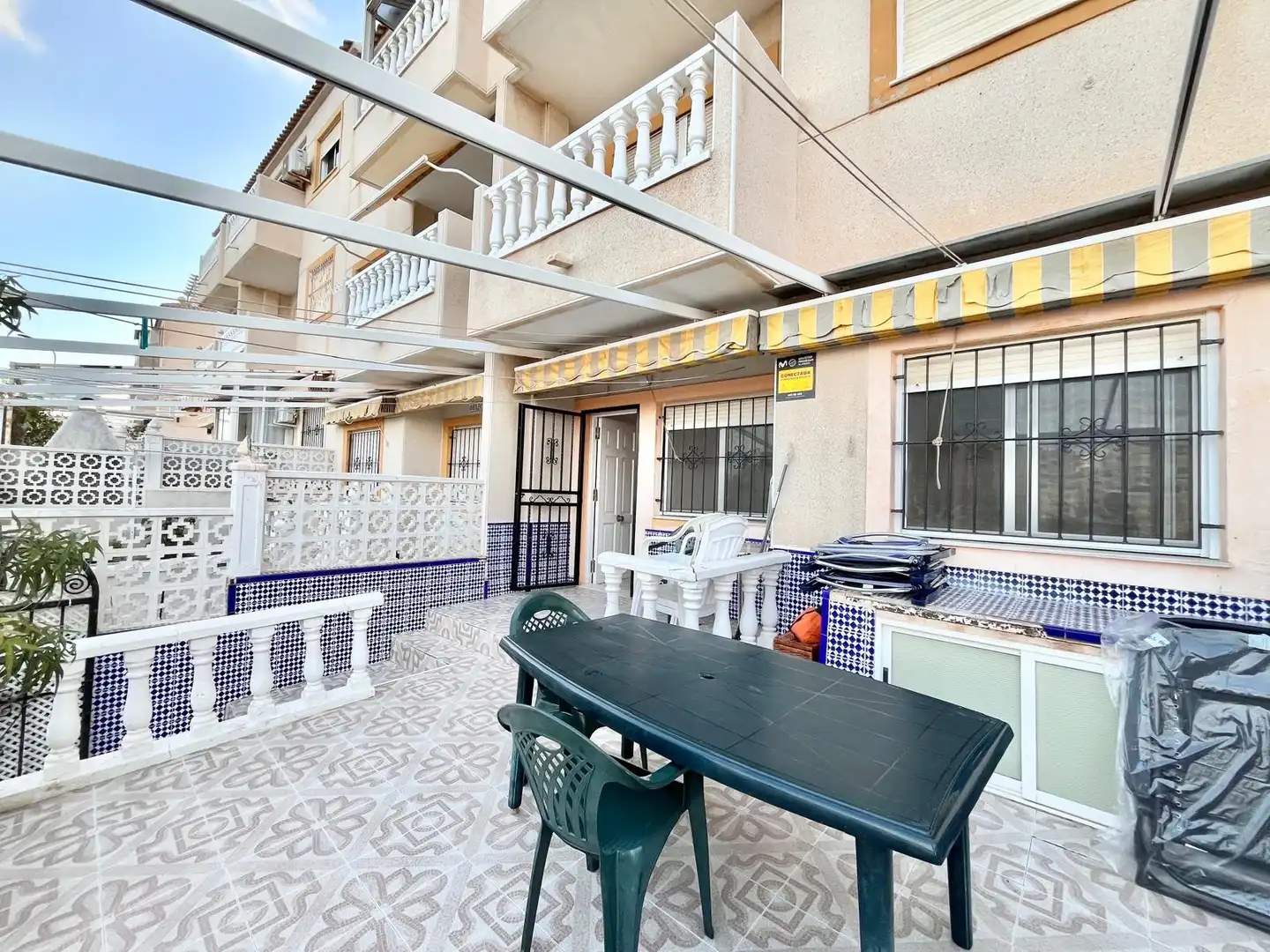 Terraza de Planta baja de alquiler en Torrevieja con Calefacción, Piscina y Amueblado