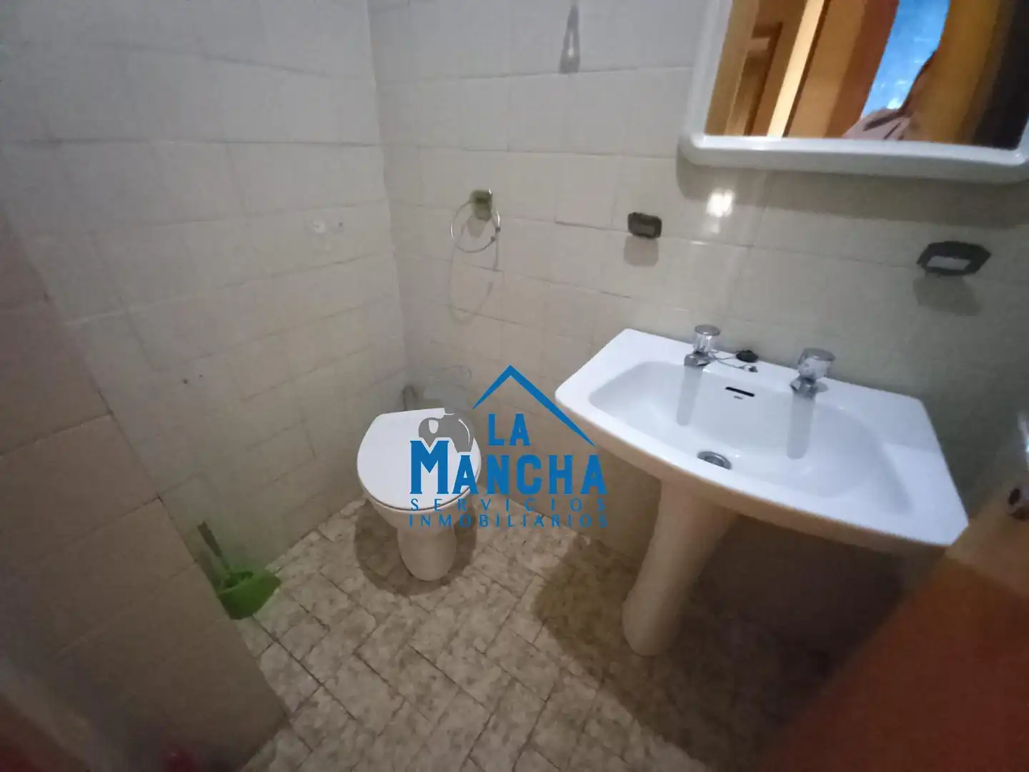 Bathroom of Flat for sale in Albacete  with Storage room and Balcony