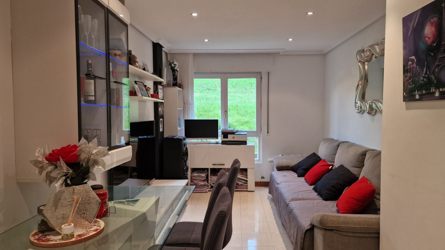 Sala d'estar de Pis en venda en Corvera de Toranzo amb Calefacció, Terrassa i Traster