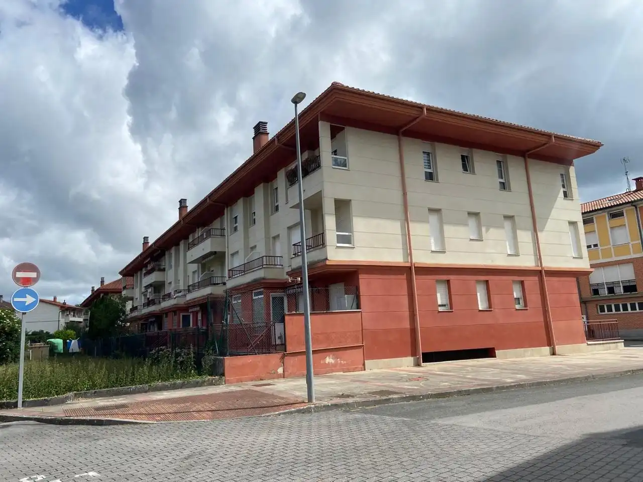 Vista exterior de Piso en venta en Otxandio con Calefacción y Balcón