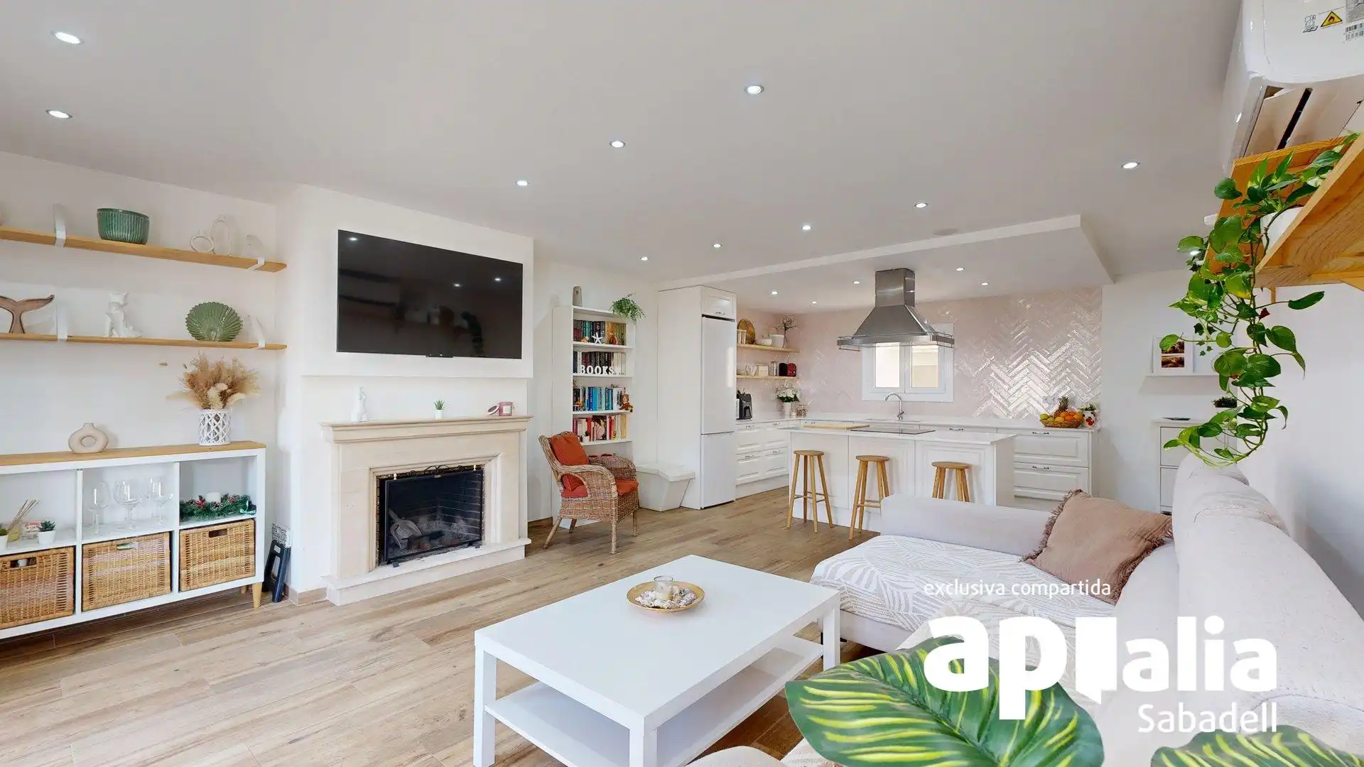Living room of Flat for sale in Barberà del Vallès  with Air Conditioner, Heating and Parquet flooring