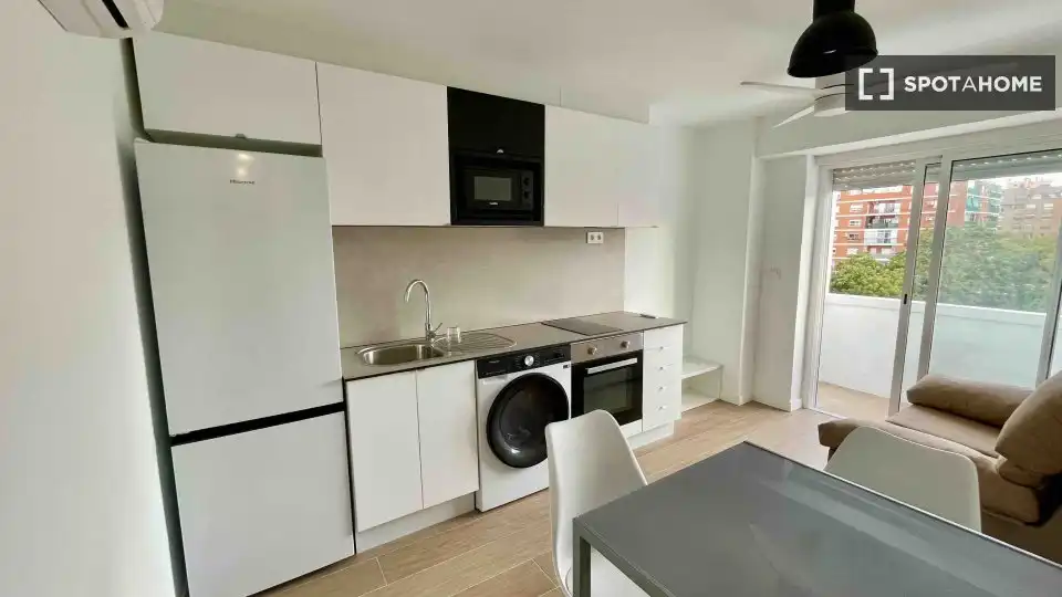 Kitchen of Flat for rent in Valencia  with Air Conditioner, Heating and Furnished