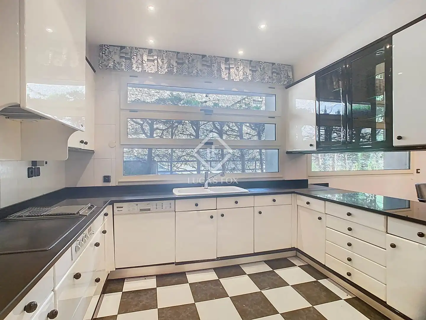 Cocina de Casa o chalet en venta en Escaldes – Engordany con Calefacción, Jardín privado y Parquet