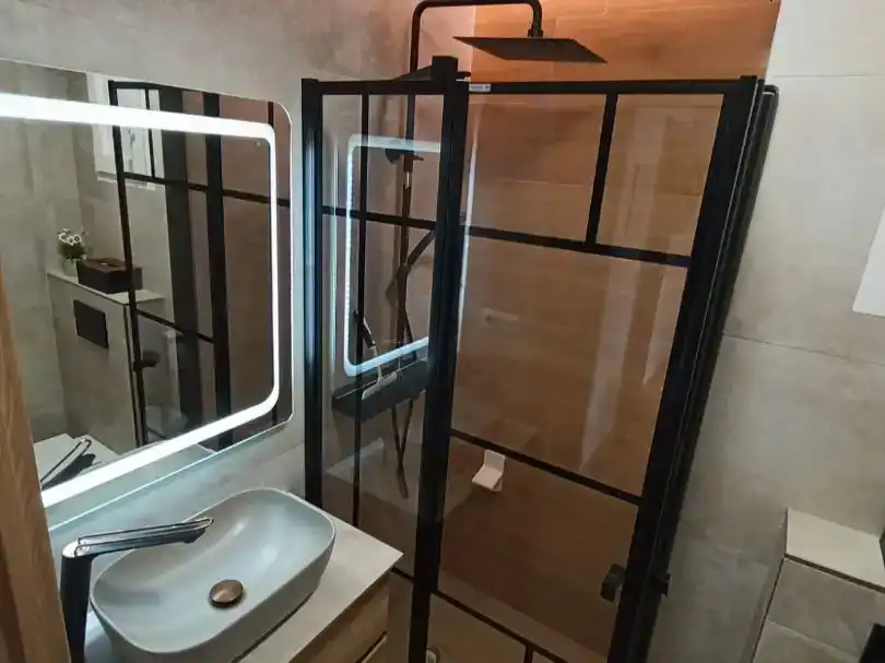 Baño de Piso de alquiler en Santander con Parquet y Amueblado