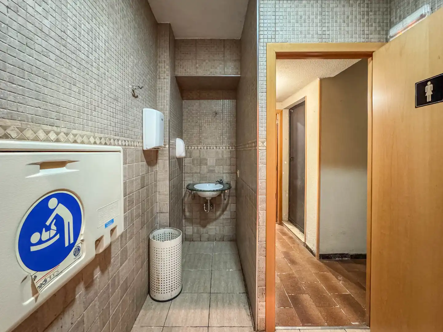 Bathroom of Commercial properties for sale in Vimbodí i Poblet  with Heating