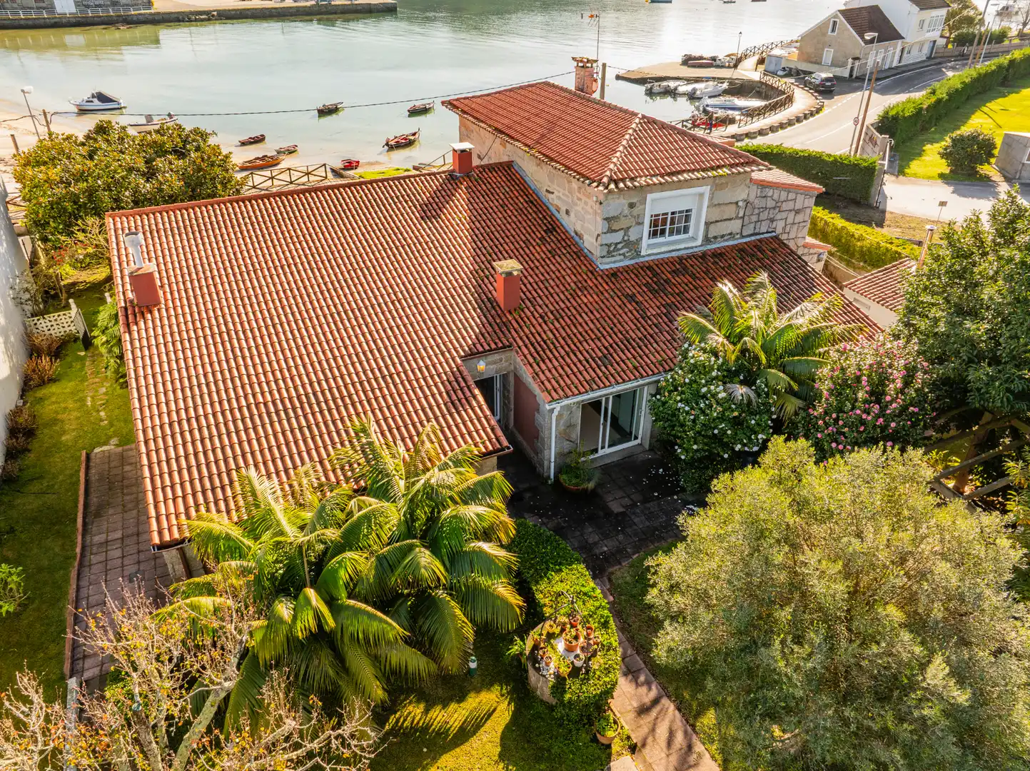 Vista exterior de Casa o chalet en venta en O Grove   con Calefacción, Jardín privado y Terraza