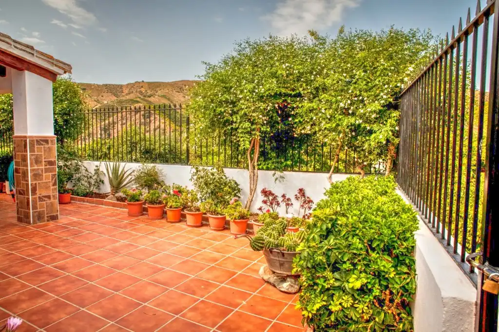 Terraza de Finca rústica en venta en Benamargosa con Aire acondicionado, Jardín privado y Terraza