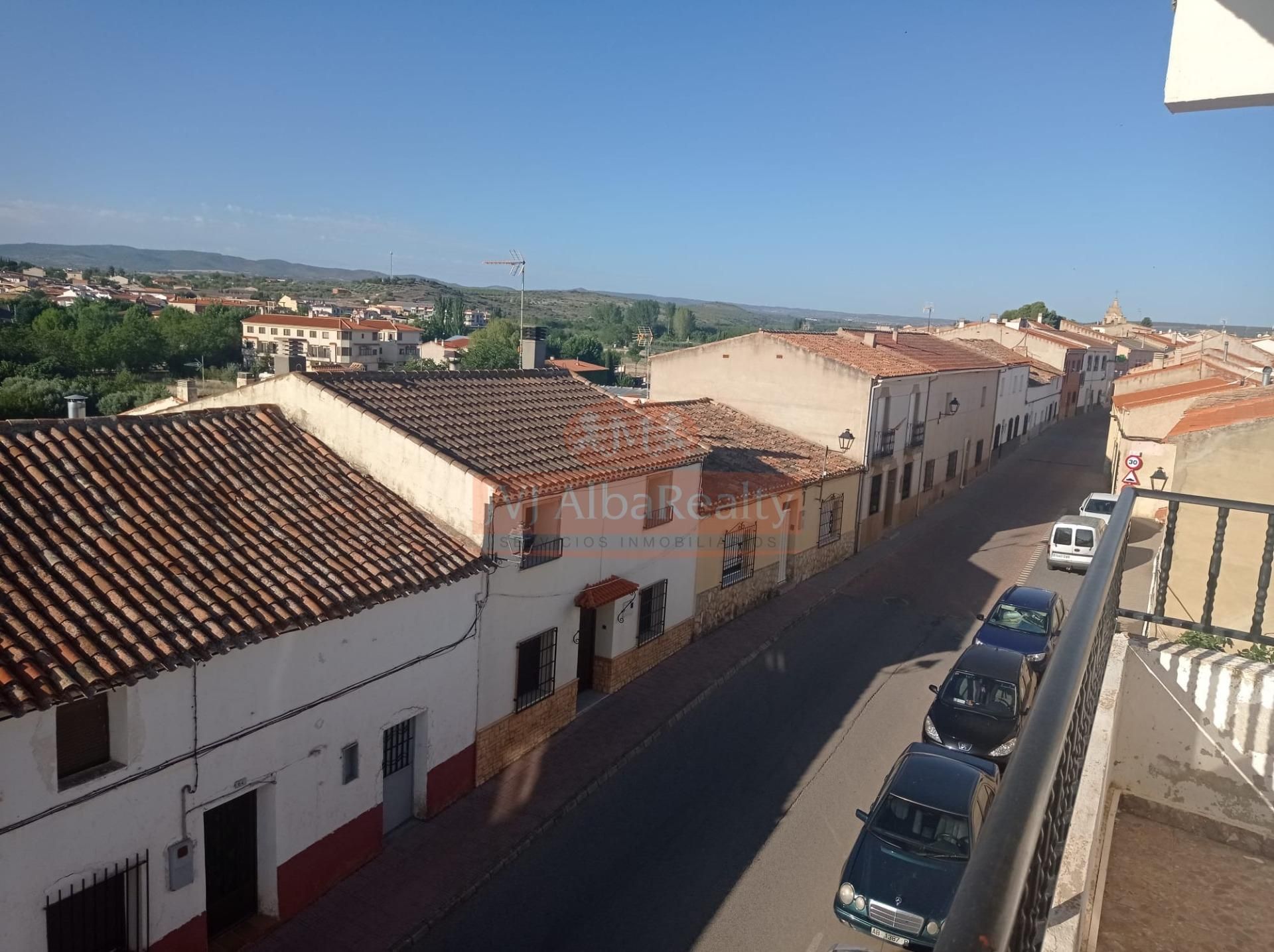 Vista exterior de Pis en venda en San Pedro amb Calefacció i Balcó