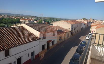 Vista exterior de Pis en venda en San Pedro amb Balcó