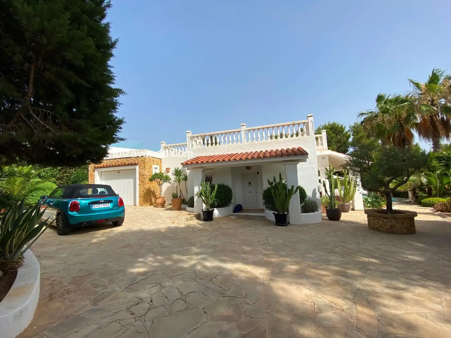 Vista exterior de Casa o xalet de lloguer en Sant Josep de sa Talaia amb Aire condicionat, Calefacció i Jardí privat