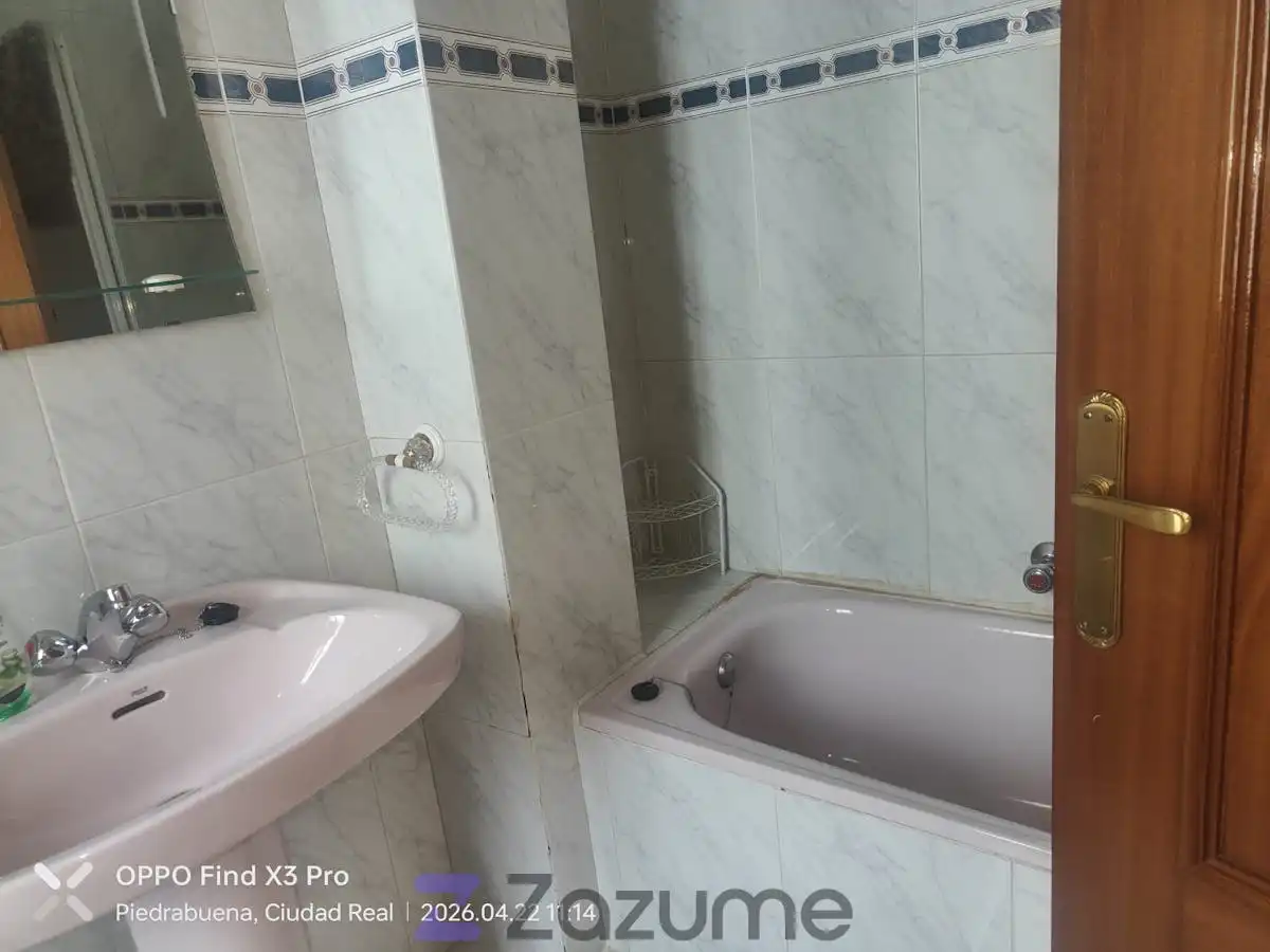Bathroom of Houses for rent in Piedrabuena  with Heating, Terrace and Furnished
