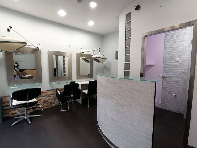 Local comercial en Venta en De Pelegrín De Uranzu, 24 en Palmera - Dumboa - Arbes