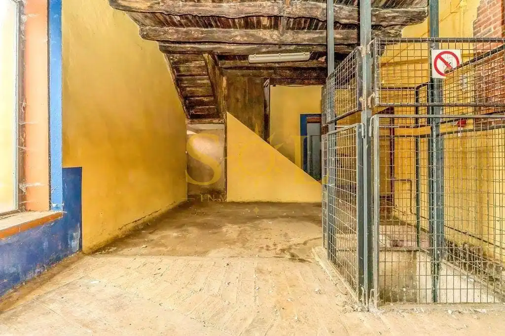 Local en venta en Gordoncillo con Parquet
