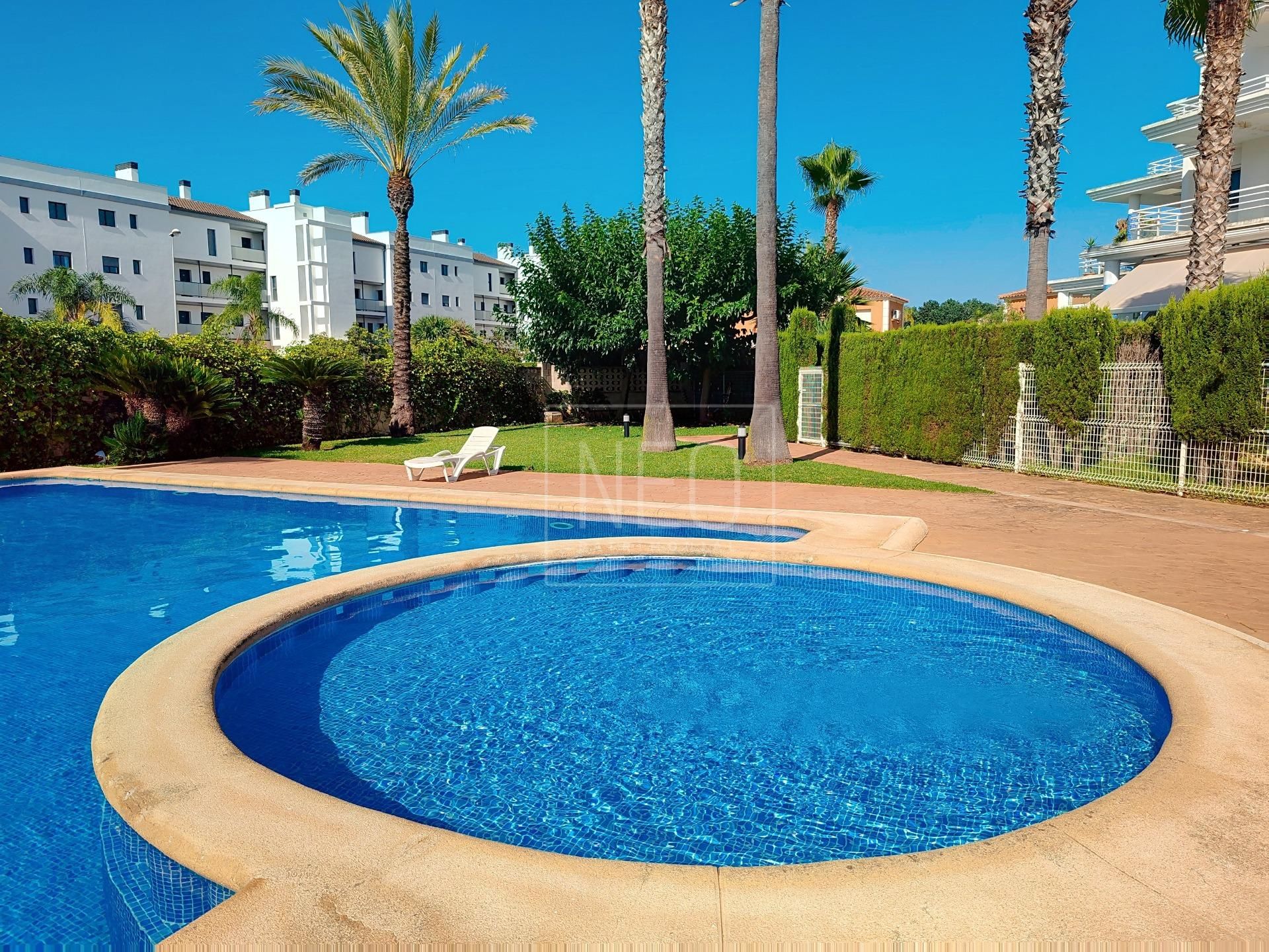 Piscina de Planta baixa en venda en Oliva amb Aire condicionat, Jardí privat i Terrassa