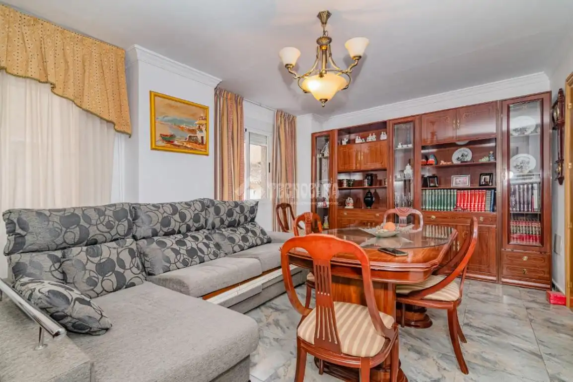 Sala d'estar de Casa adosada en venda en Loja amb Terrassa