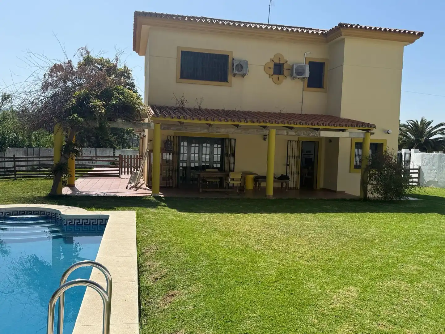 Villa con piscina in vendita a Los Pinos