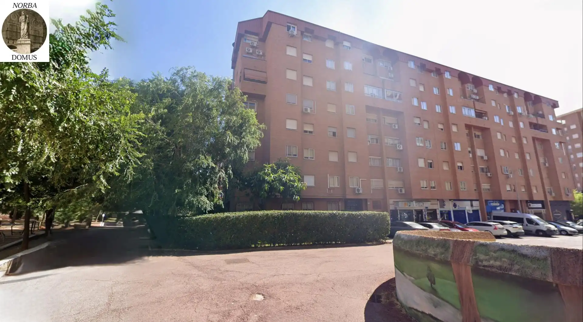 Vista exterior de Planta baja en venta en Cáceres con Jardín privado, Terraza y Amueblado