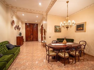 Casa amb balcó en venda a Benaguasil