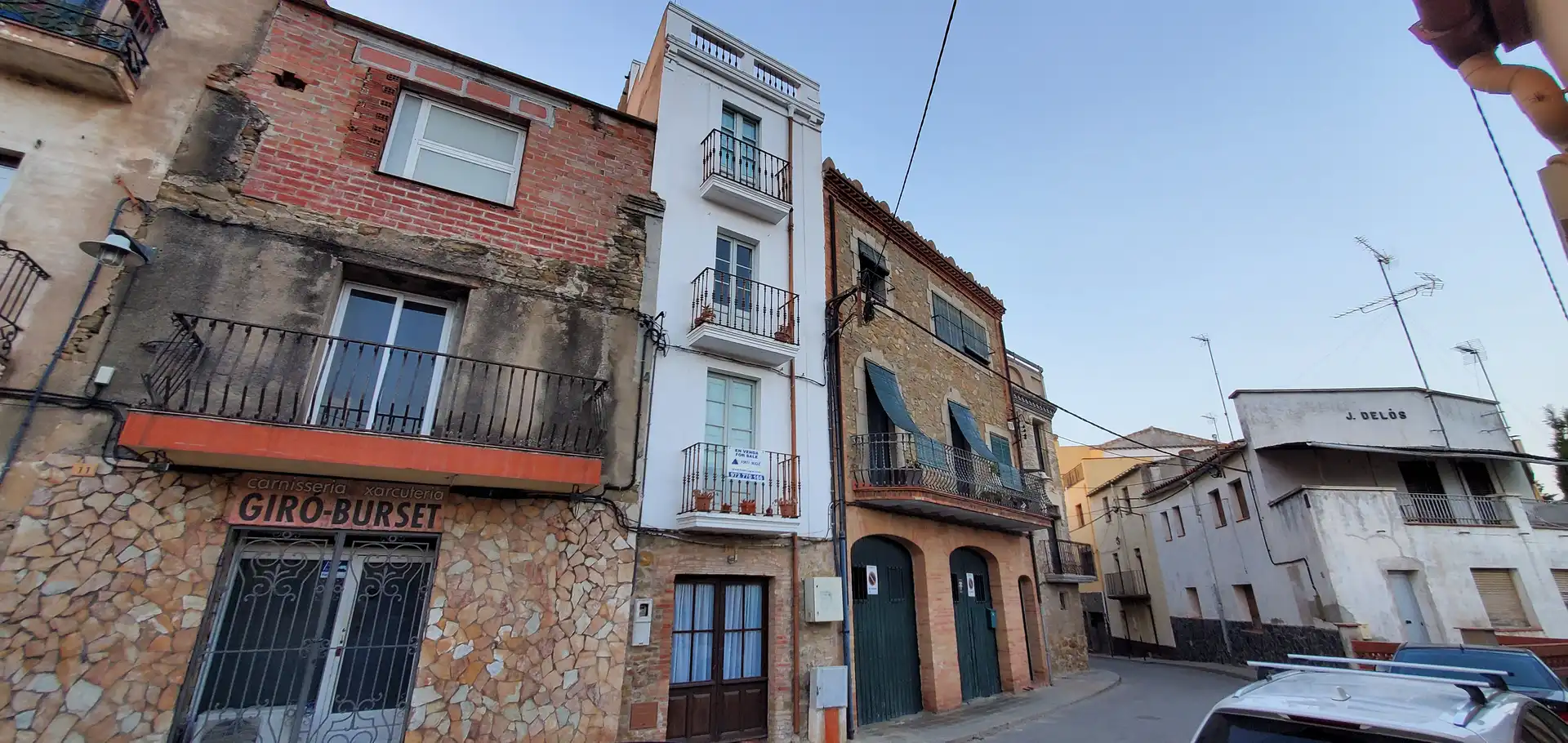 Vista exterior de Casa adosada en venda en Saus, Camallera i Llampaies amb Aire condicionat, Calefacció i Terrassa