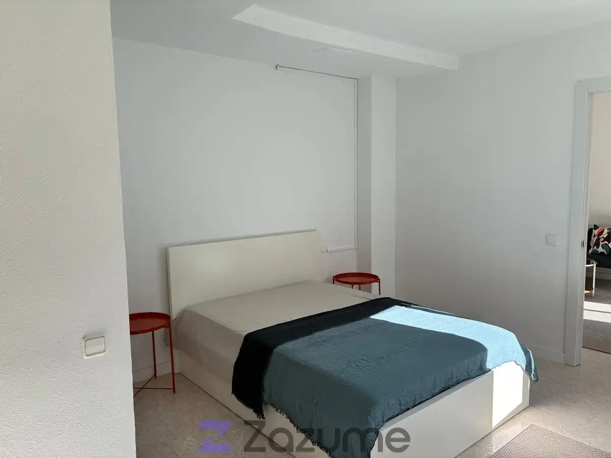 Dormitori de Pis de lloguer en Reus amb Aire condicionat, Moblat i Forn