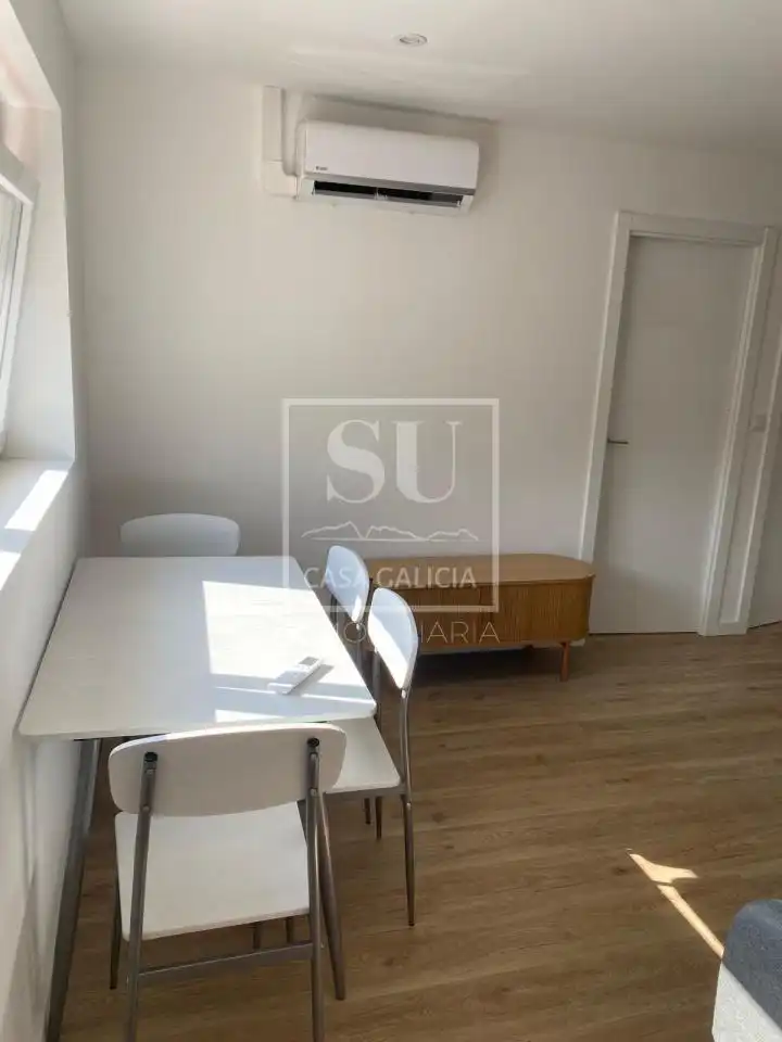 Schlafzimmer von Wohnung zur Miete in Baiona mit Klimaanlage, Heizung und Möbliert