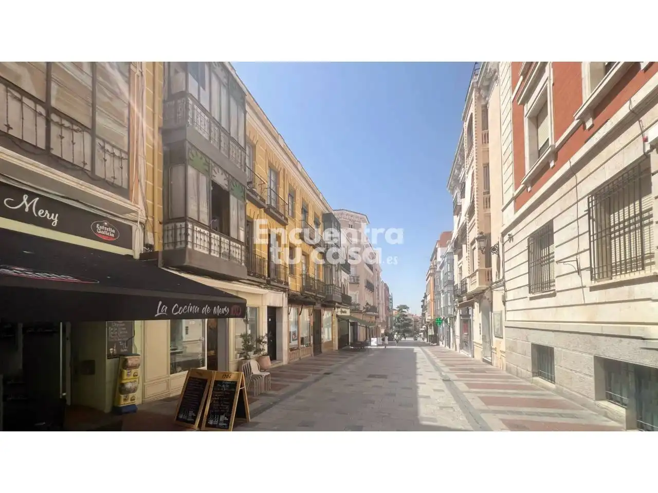 Vista exterior de Edificio en venta en Guadalajara
