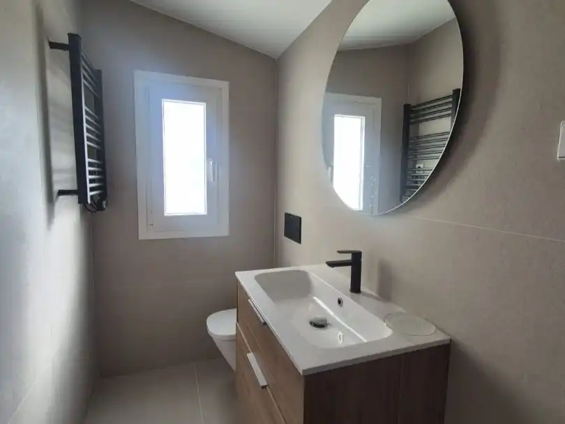 Baño de Piso en venta en  Madrid Capital con Aire acondicionado y Terraza
