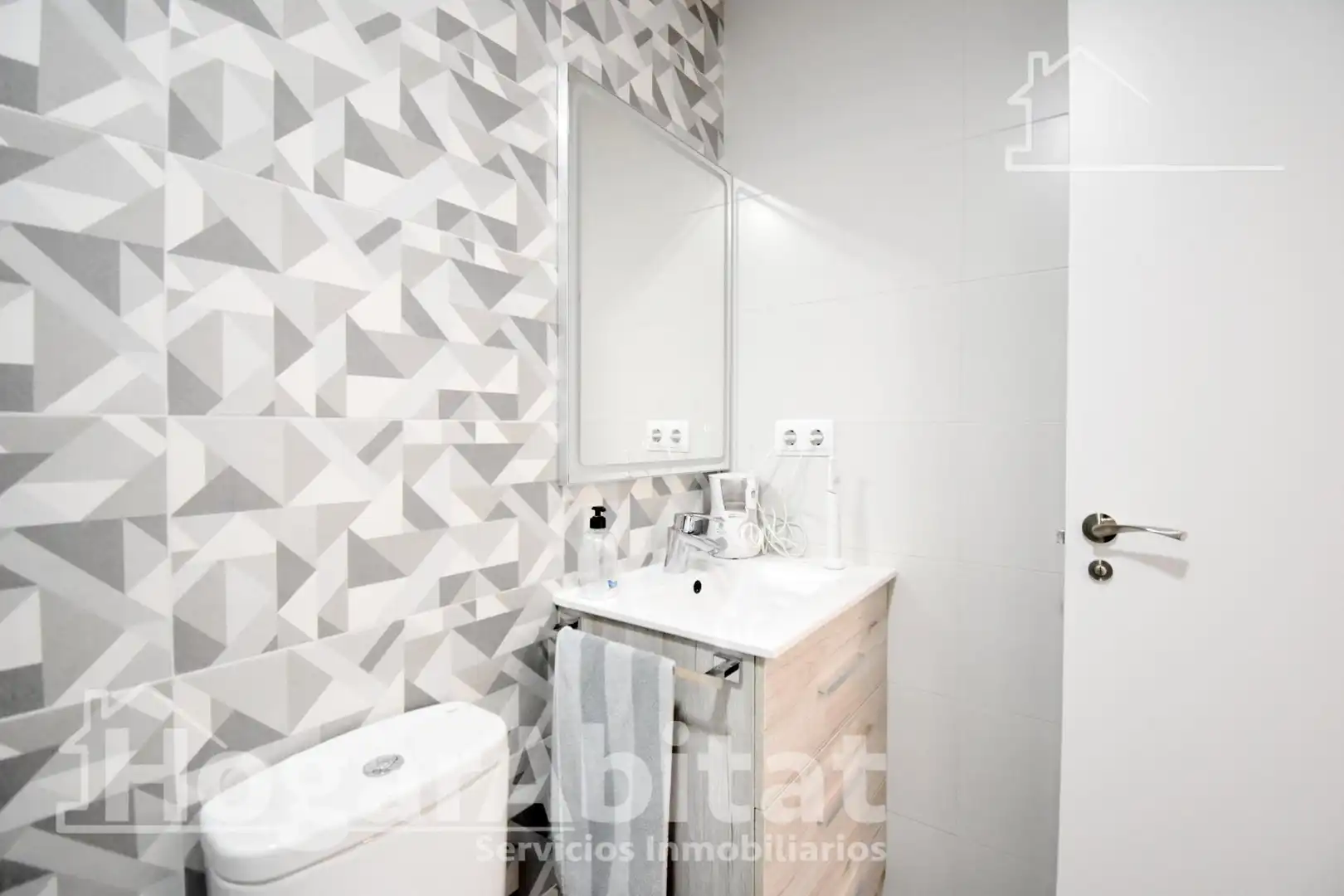Baño de Piso en venta en Oliva con Aire acondicionado, Calefacción y Terraza