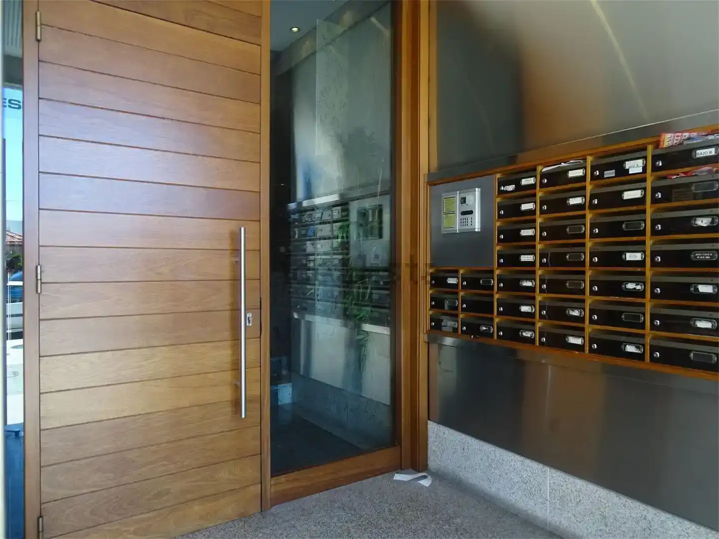 Flat for rent in Vigo   with Parquet flooring, Storage room and Furnished