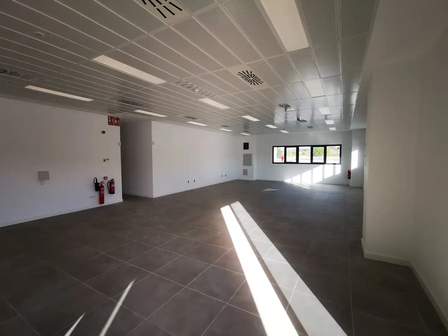 Industrial buildings for rent in Madrid  with Heating and Alarm