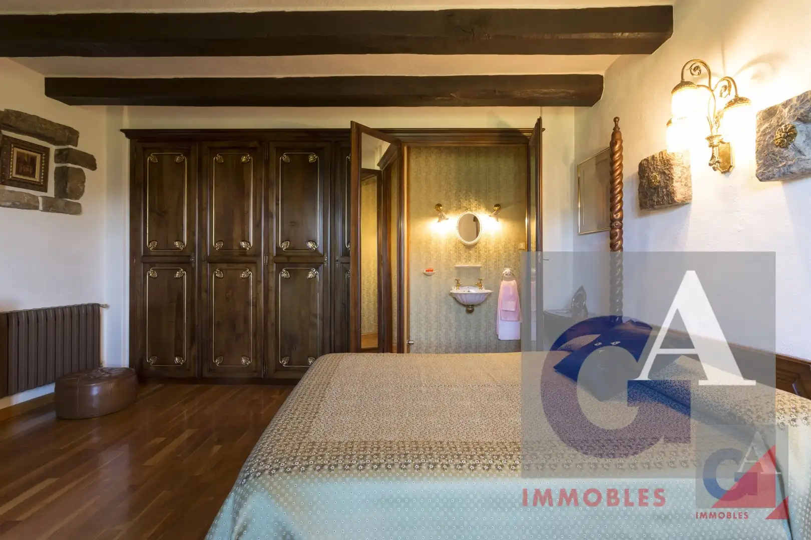 Country homes for sale in Montagut i Oix