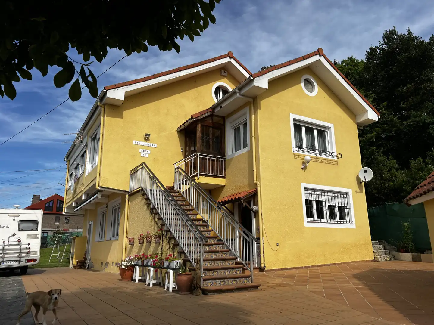 Außenansicht von Haus oder Chalet zum Verkauf in Polanco mit Heizung, Privatgarten und Parkett