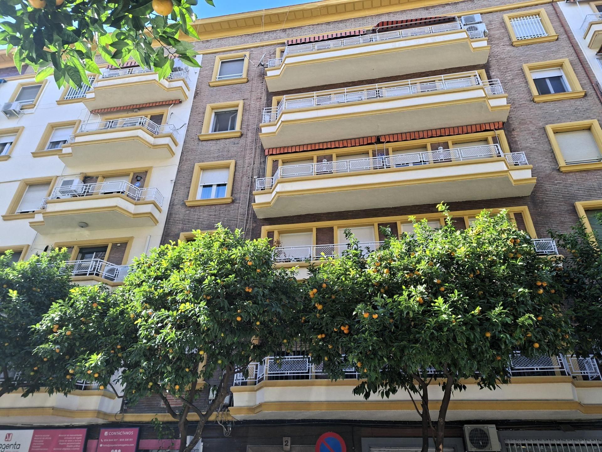 Vista exterior de Pis en venda en  Sevilla Capital amb Aire condicionat, Terrassa i Traster