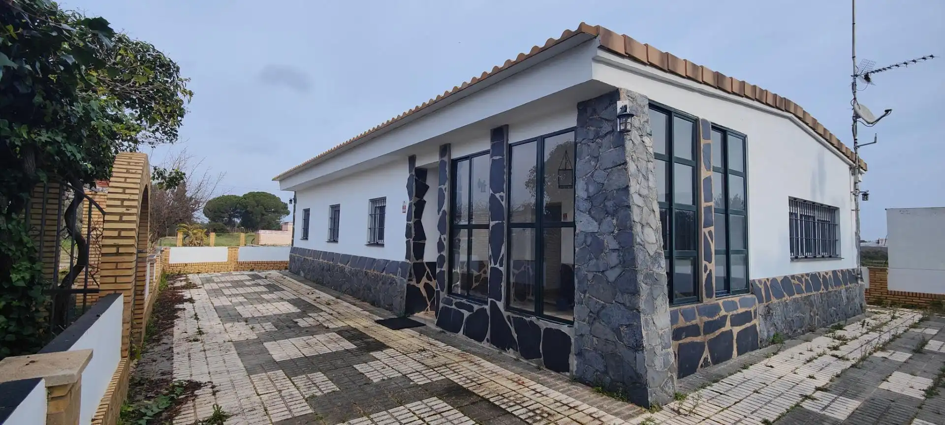 Vista exterior de Finca rústica en venda en Gibraleón amb Calefacció, Jardí privat i Terrassa