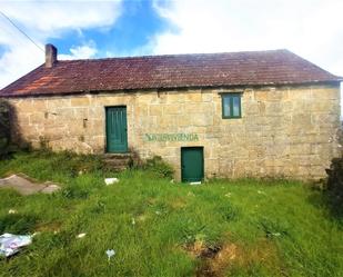 Vista exterior de Finca rústica en venda en Fornelos de Montes amb Jardí privat