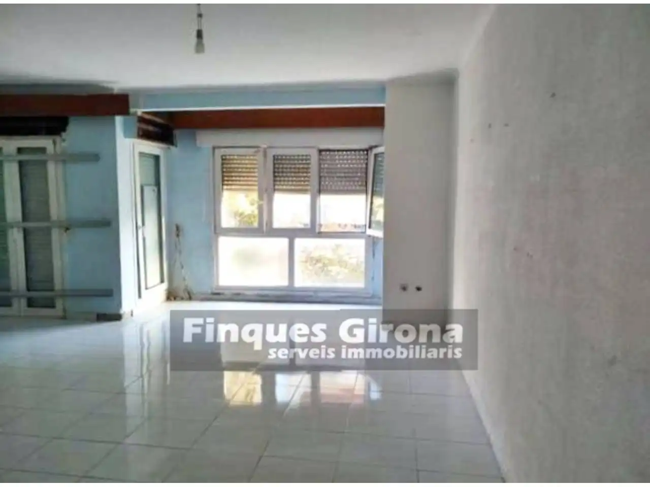 Piso en venta en Paseo Olot, Santa Eugènia