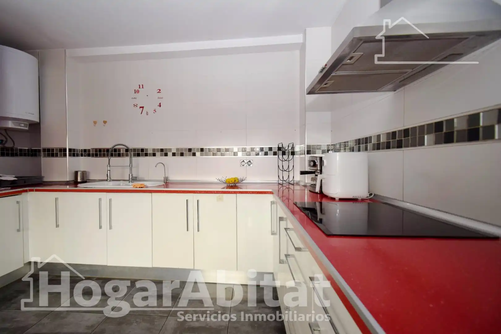 Cocina de Ático en venta en Catarroja con Terraza, Trastero y Balcón